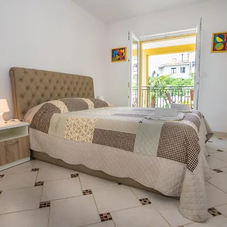 Two-bedroom In I *